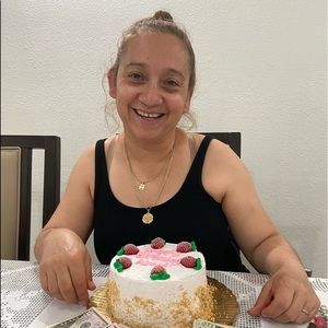 Meet your Posher, Alma